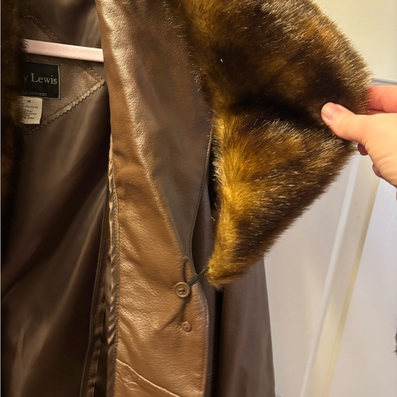 Brown Trench Coat with Plush Fur Collar - Picture 3 of 5